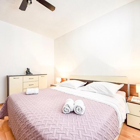 Apartman Andrej Povlja  Dış mekan fotoğraf