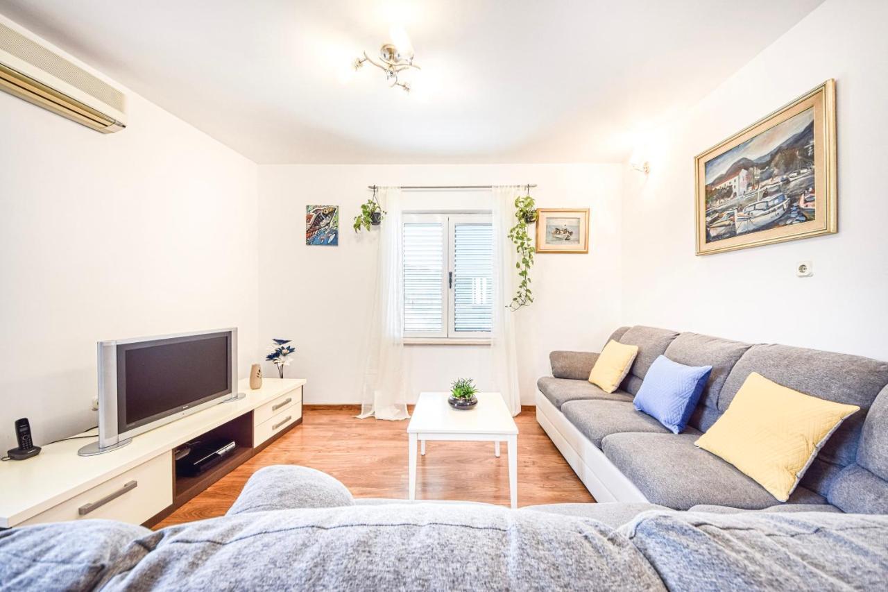 Apartman Andrej Povlja  Oda fotoğraf
